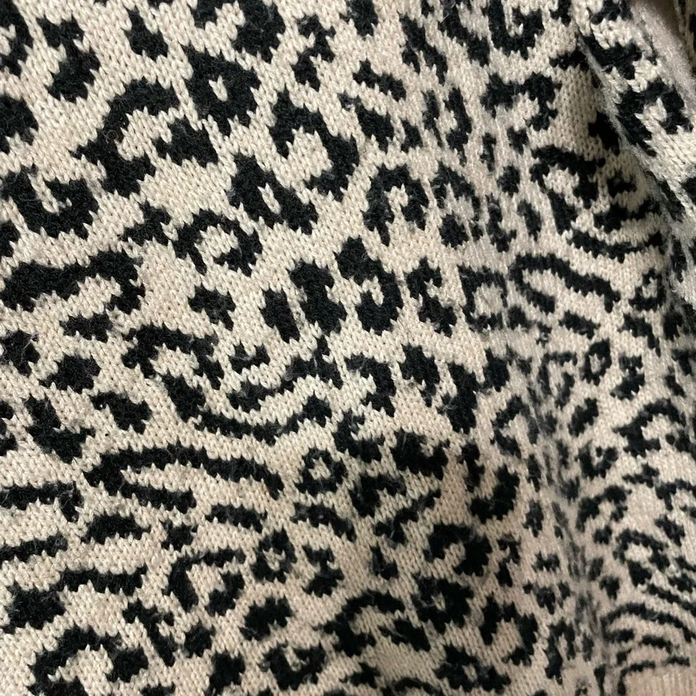 ‼️Coming Soon‼️ Leopard Sweater - Picture 8 of 8